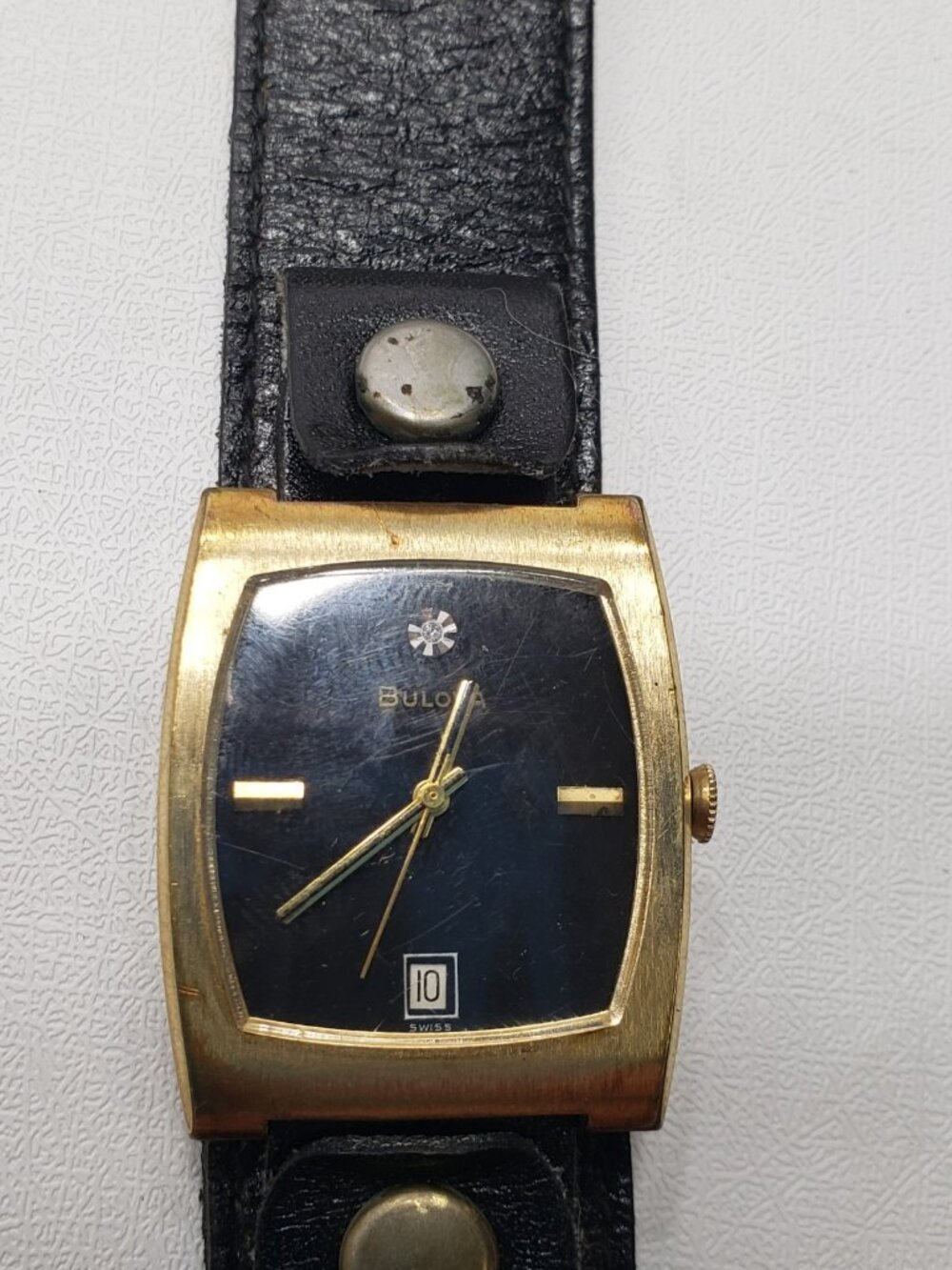 Vintage 1974 Bulova Sabre Slim Elegance Manual Wind Dress Watch w/ Case - Picture 4 of 16